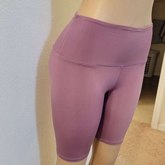 BRAND NEW DYSTY LAVENDER SHORT  LEGGING - Picture 5 of 16